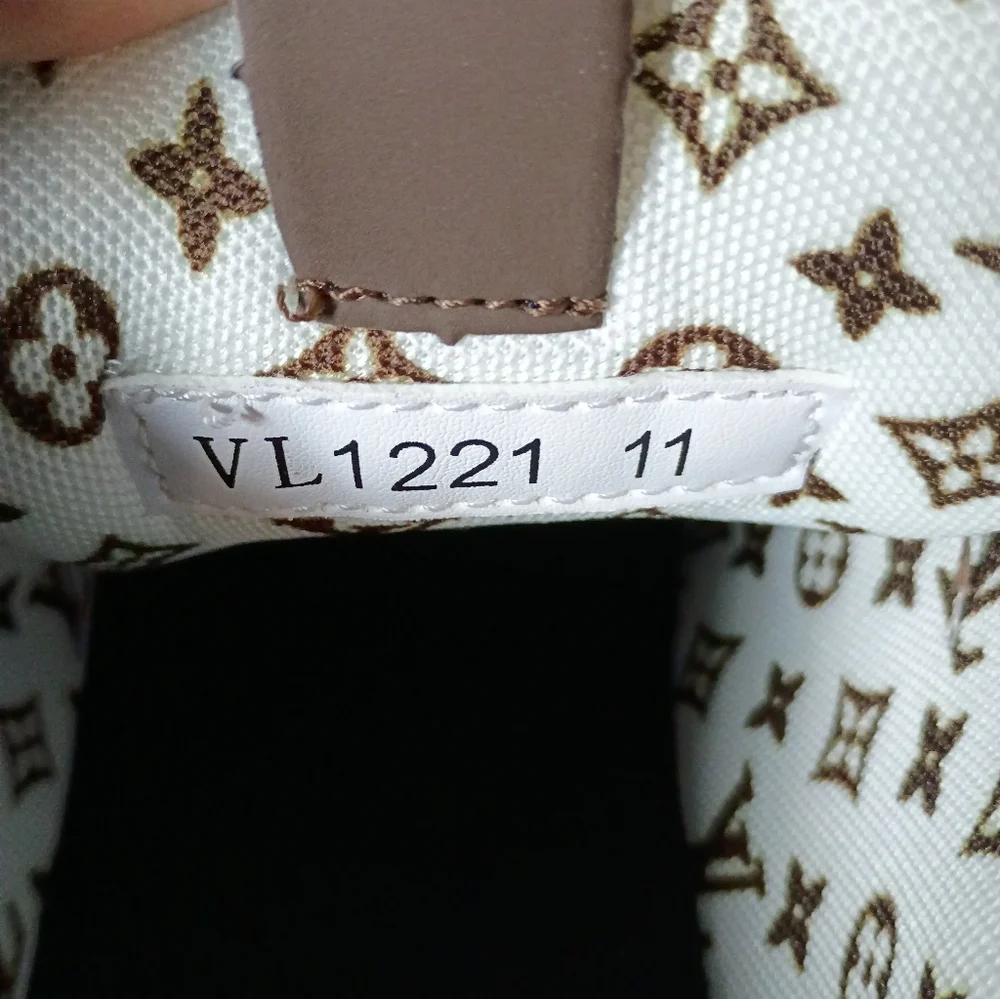LV Skate Trainers - Picture 10 of 15